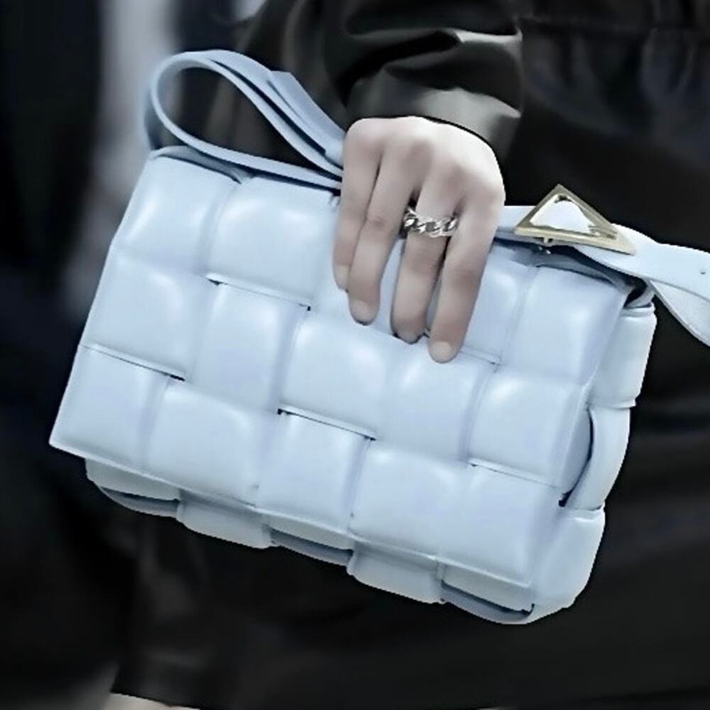 💎✨BEAUTIFUL✨💎Authentic Bottega Veneta Purple Padded Cassette